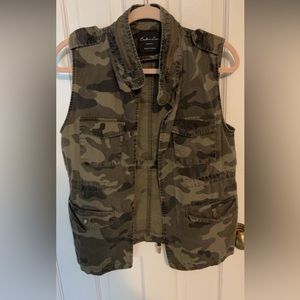 Endless Love Medium Camo Vest